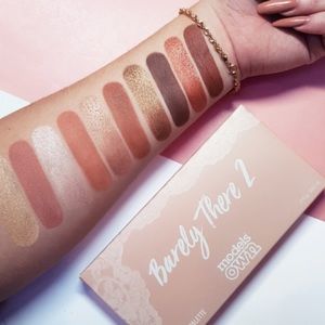 NIB 💕 Models Own Barely There 2 palette